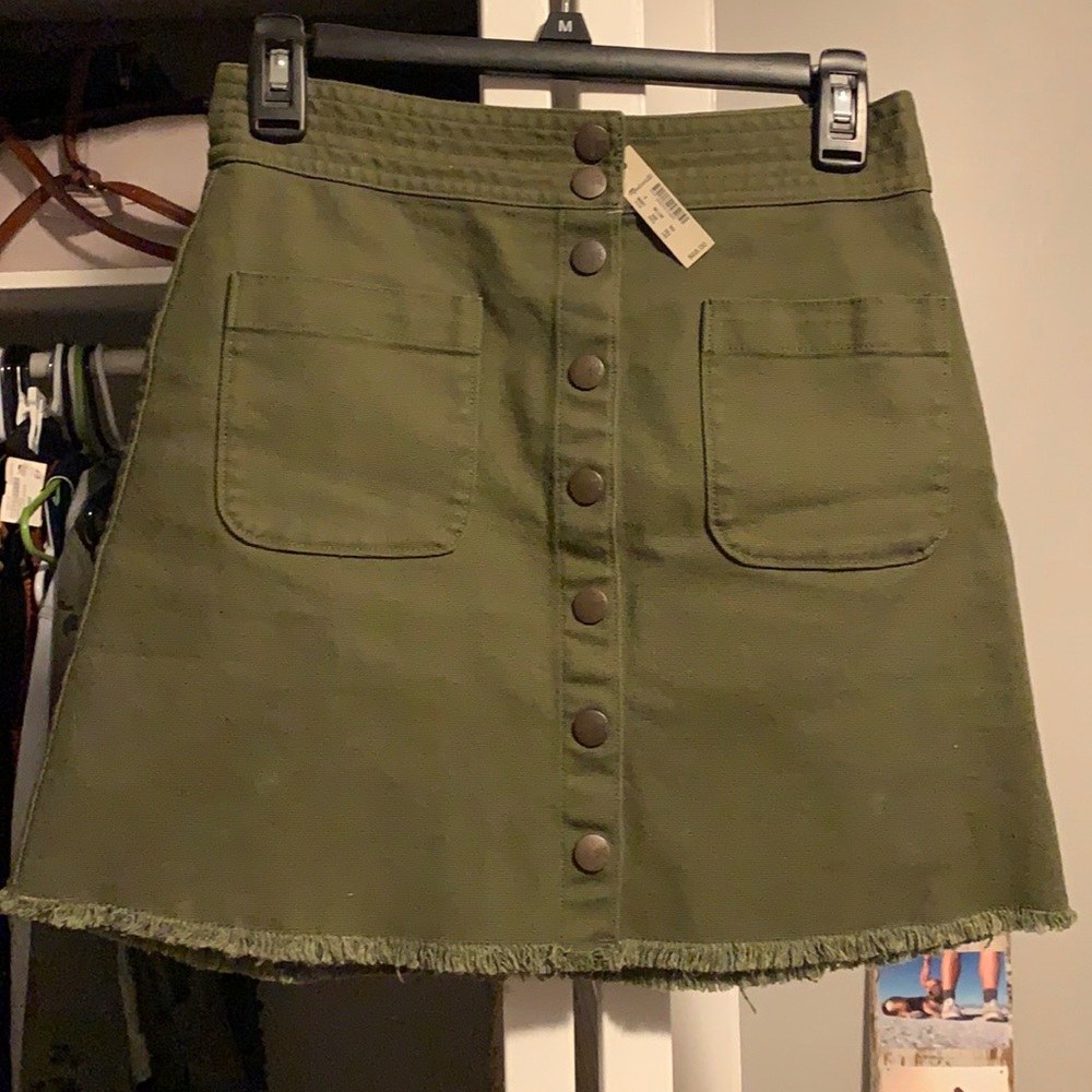 NEVER WORN- Madewell mini skirt